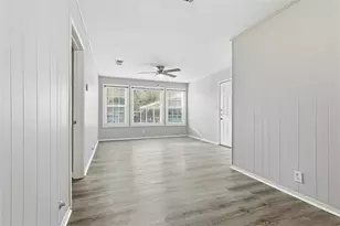 207 Farrer St, Angleton, TX 77515 - Photo 9