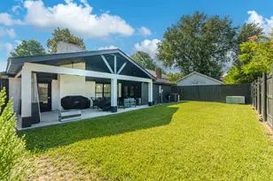 8715 Wildforest Dr, Houston, TX 77088 - Photo 29