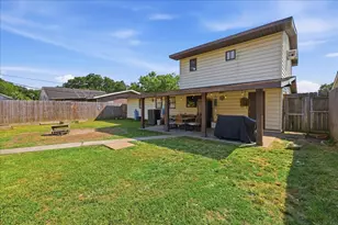 711 S 6th St, Nederland, TX 77627 - Photo 27