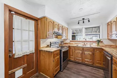 711 S 6th Street, Nederland, TX 77627 - Photo 9