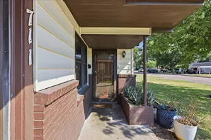 711 S 6th St, Nederland, TX 77627 - Photo 3