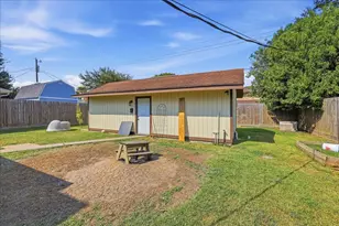 711 S 6th St, Nederland, TX 77627 - Photo 29