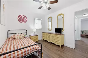 711 S 6th St, Nederland, TX 77627 - Photo 15
