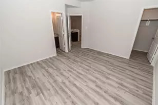 8711 Lar-Ree Oaks Circle, Houston, TX 77028 - Photo 5