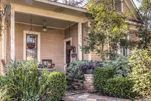 332 W 27th St, Houston, TX 77008 - Photo 1
