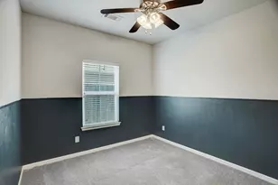 3413 Omega St, Houston, TX 77022 - Photo 9