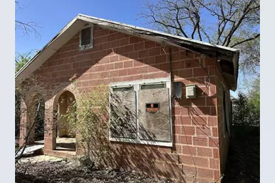 2112 15th Street, Hondo, TX 78861 - Photo 1