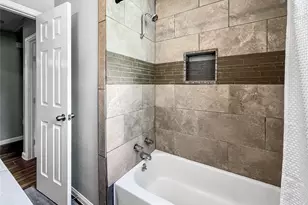 6347 Limestone St, Houston, TX 77092 - Photo 9