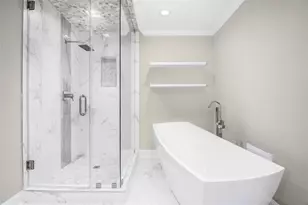 10710 Russett Dr, Houston, TX 77042 - Photo 21