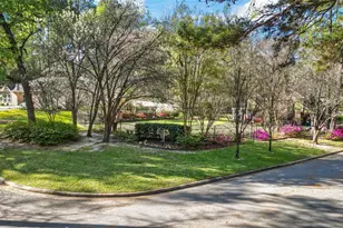 1923 Fairway Dr, Huntsville, TX 77340 - Photo 3