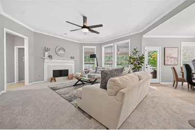 27 E Shale Creek Circle, The Woodlands, TX 77382 - Photo 13