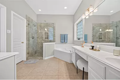 27 E Shale Creek Circle, The Woodlands, TX 77382 - Photo 19