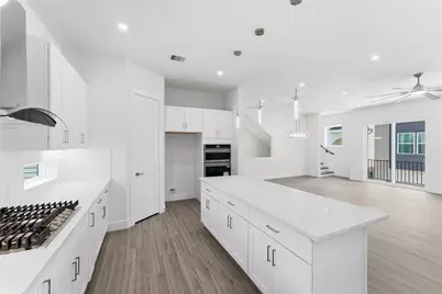 1424 W 34th 1/2 Street, Houston, TX 77018 - Photo 9
