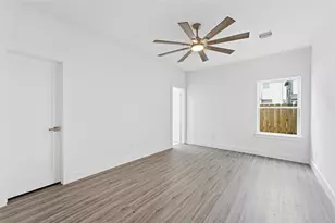 1424 W 34th 1/2 St, Houston, TX 77018 - Photo 3
