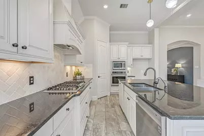 1640 Longwood Glen Lane, Friendswood, TX 77546 - Photo 15