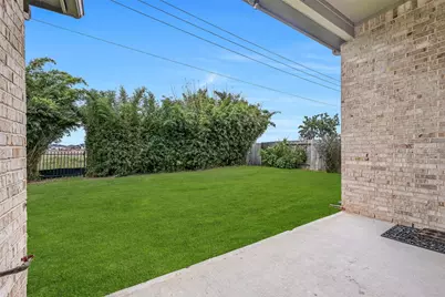 1640 Longwood Glen Lane, Friendswood, TX 77546 - Photo 37