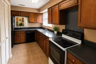 7859 Green Lawn Dr, Houston, TX 77088 - Photo 5