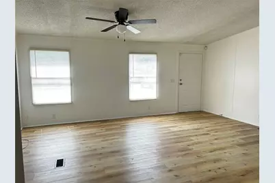 219 Blinkin Avenue, Crosby, TX 77532 - Photo 17