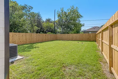 5642 Hirondel Street, Houston, TX 77033 - Photo 35