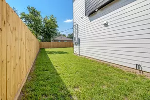 5642 Hirondel St, Houston, TX 77033 - Photo 5