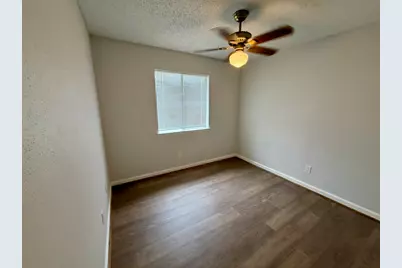 10503 Swan Glen Drive, Houston, TX 77099 - Photo 9