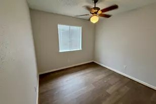 10503 Swan Glen Dr, Houston, TX 77099 - Photo 9