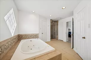 270 Isles End Rd, Tiki Island, TX 77554 - Photo 19