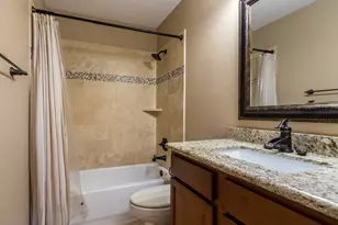 435 Sandstone Creek Ln, Dickinson, TX 77539 - Photo 11