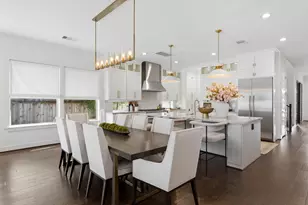 802 W 30th St, Houston, TX 77018 - Photo 13