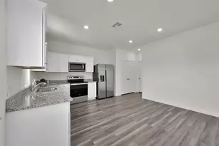 14818 Calderon Dr, Conroe, TX 77316 - Photo 3