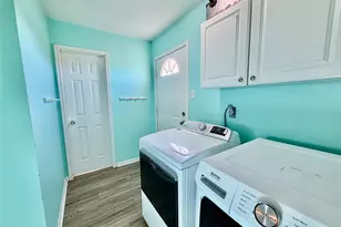 1814 Bluewater Hwy, Surfside Beach, TX 77541 - Photo 9