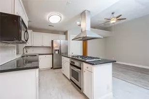 187 Sandpebble Dr, The Woodlands, TX 77381 - Photo 7