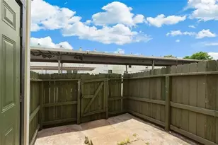 8704 Victorian Village Dr, Houston, TX 77071 - Photo 17