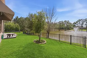 207 Arabian Dr, The Woodlands, TX 77382 - Photo 3