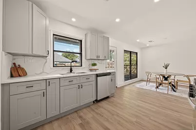 608 Lloyd Lane, Baytown, TX 77521 - Photo 9