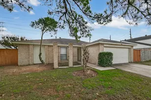 4251 Southchase Ln, Houston, TX 77014 - Photo 3