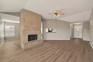 4251 Southchase Ln, Houston, TX 77014 - Photo 11