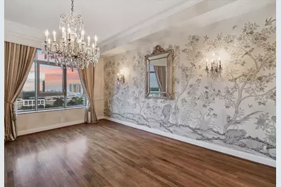 1100 Uptown Park Boulevard #102, Houston, TX 77056 - Photo 5