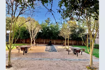 10942 Cannes Memorial Dr, Houston, TX 77043 - Photo 31