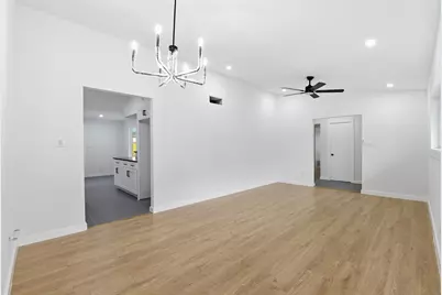 12319 Renwick Drive, Houston, TX 77035 - Photo 15