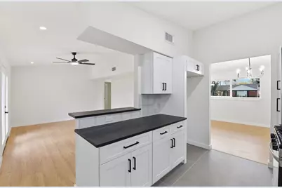 12319 Renwick Drive, Houston, TX 77035 - Photo 21