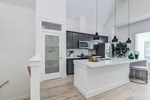 1131 W 17th St, Houston, TX 77008 - Photo 11