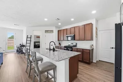 1717 Vista Luna Drive, Texas City, TX 77591 - Photo 3