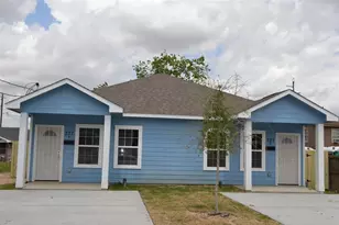 327 Delaware St, Houston, TX 77029 - Photo 1