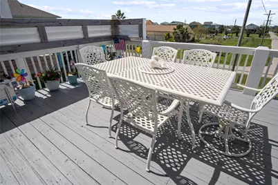 871 Townsend, Crystal Beach, TX 77650 - Photo 7