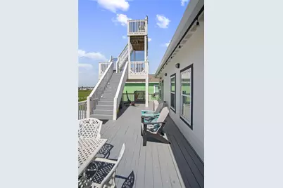 871 Townsend, Crystal Beach, TX 77650 - Photo 3