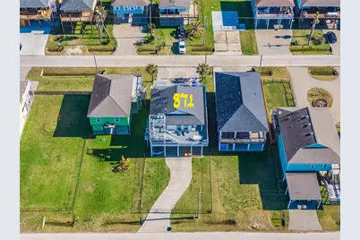 871 Townsend, Crystal Beach, TX 77650 - Photo 3