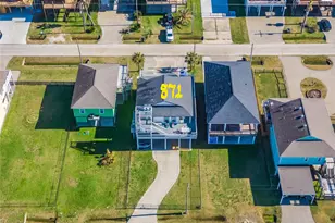 871 Townsend, Crystal Beach, TX 77650 - Photo 3