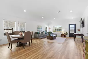 7327 Bartoncliff Dr, Katy, TX 77493 - Photo 9