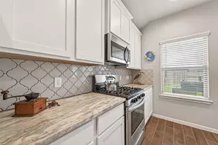 13306 Dalvay Beach Dr, Texas City, TX 77568 - Photo 3